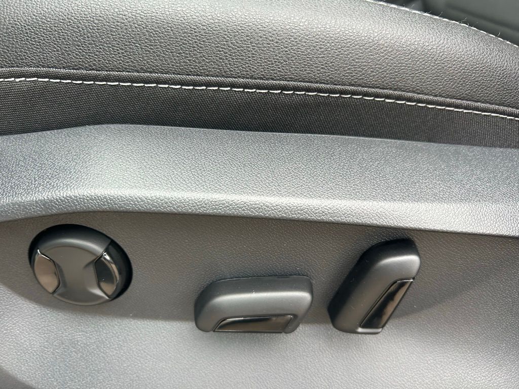 2026 Volkswagen Taos 1.5T SE Black Tampa FL