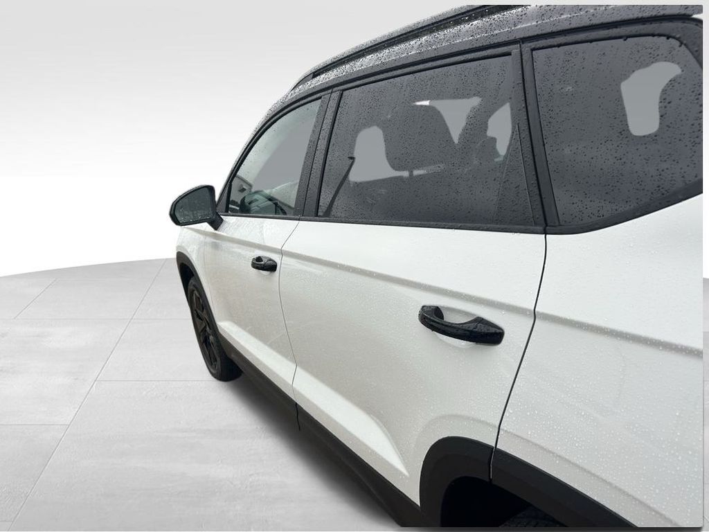 2026 Volkswagen Taos 1.5T SE Black Tampa FL