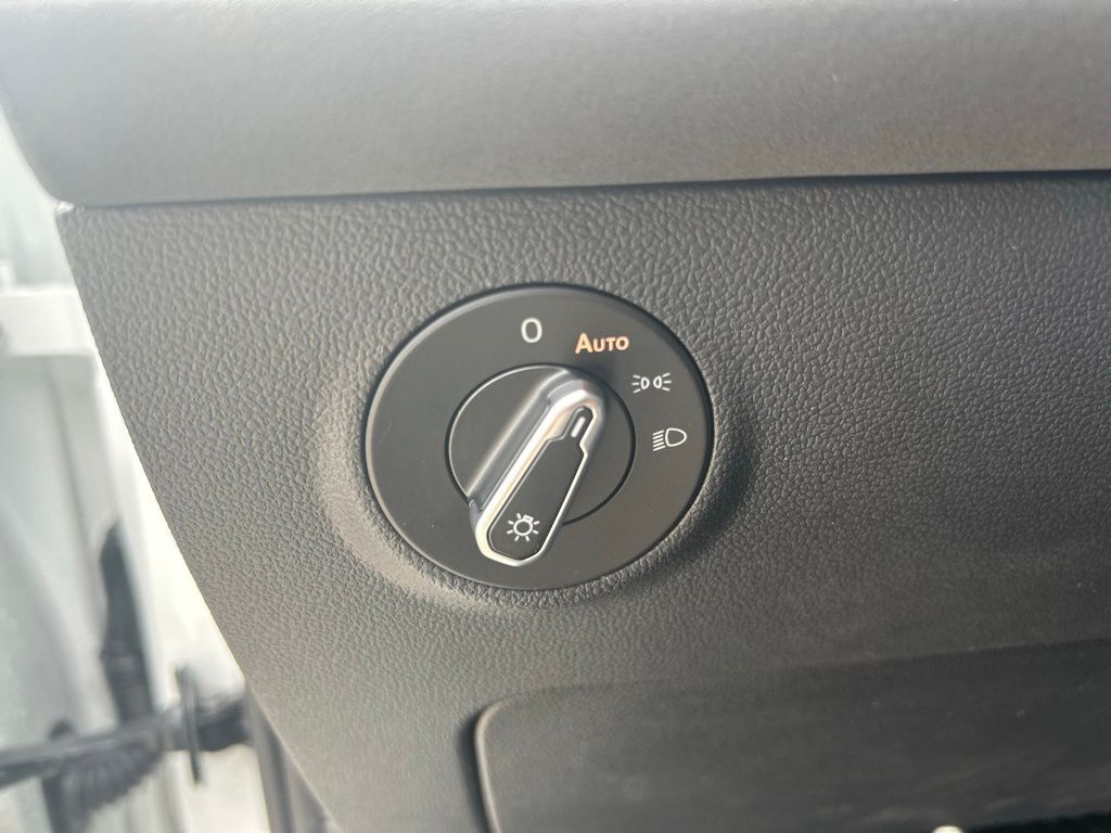 2026 Volkswagen Taos 1.5T SE Black Tampa FL