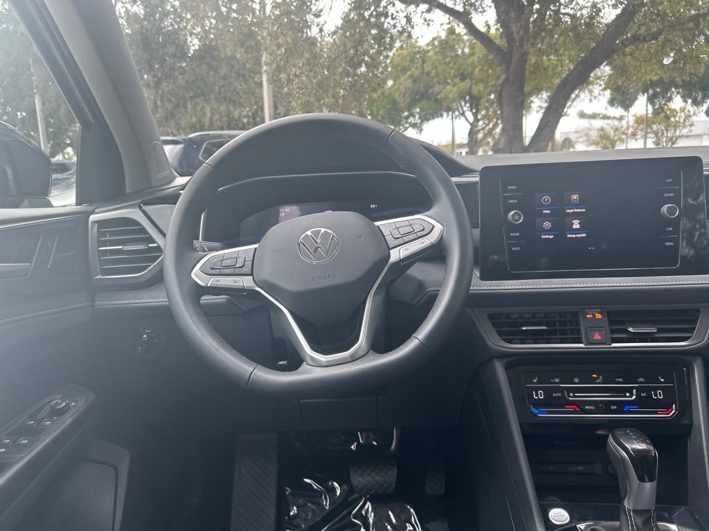 2026 Volkswagen Taos 1.5T SE Black Tampa FL