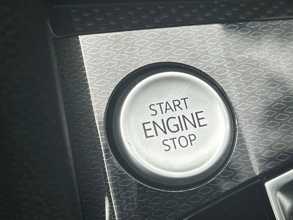 2026 Volkswagen Taos 1.5T SE Black Tampa FL