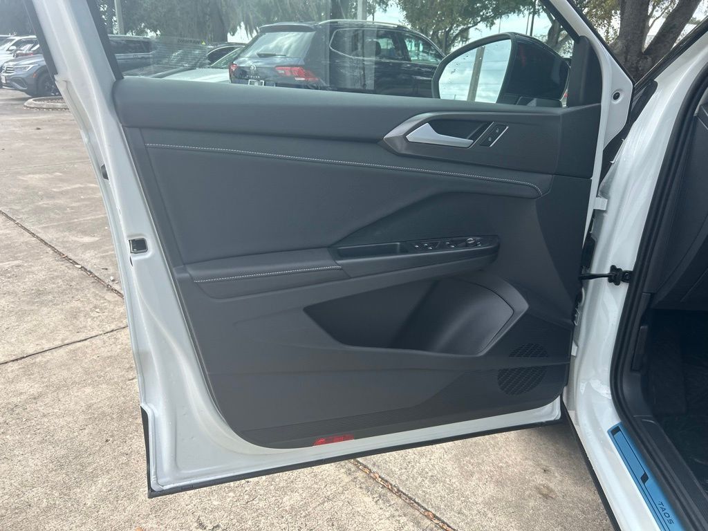 2026 Volkswagen Taos 1.5T SE Black Tampa FL