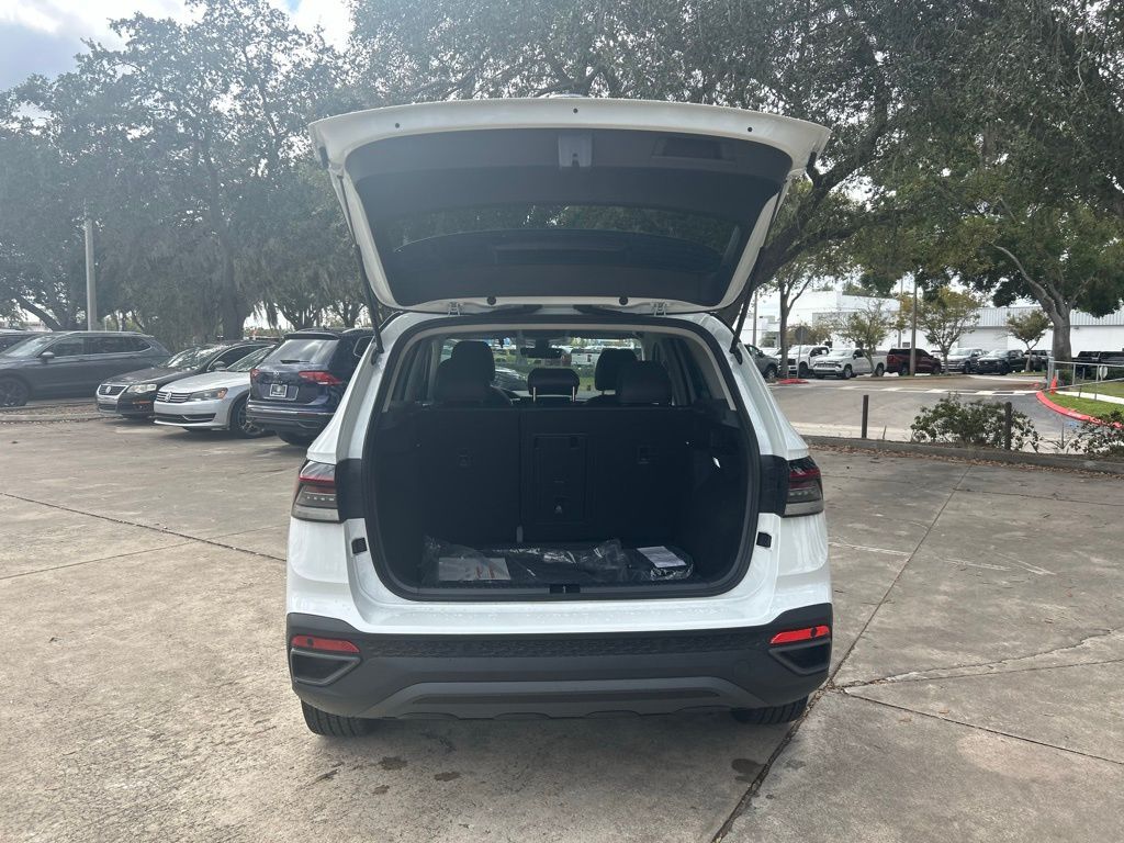 2026 Volkswagen Taos 1.5T SE Black Tampa FL