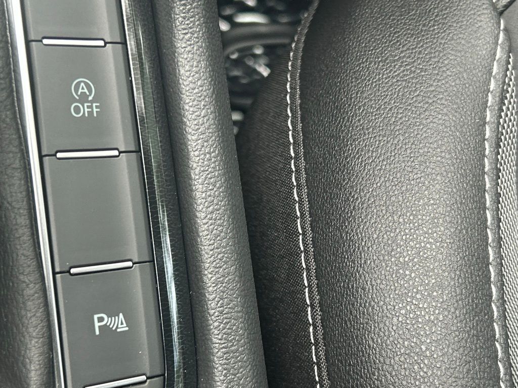 2026 Volkswagen Taos 1.5T SE Black Tampa FL