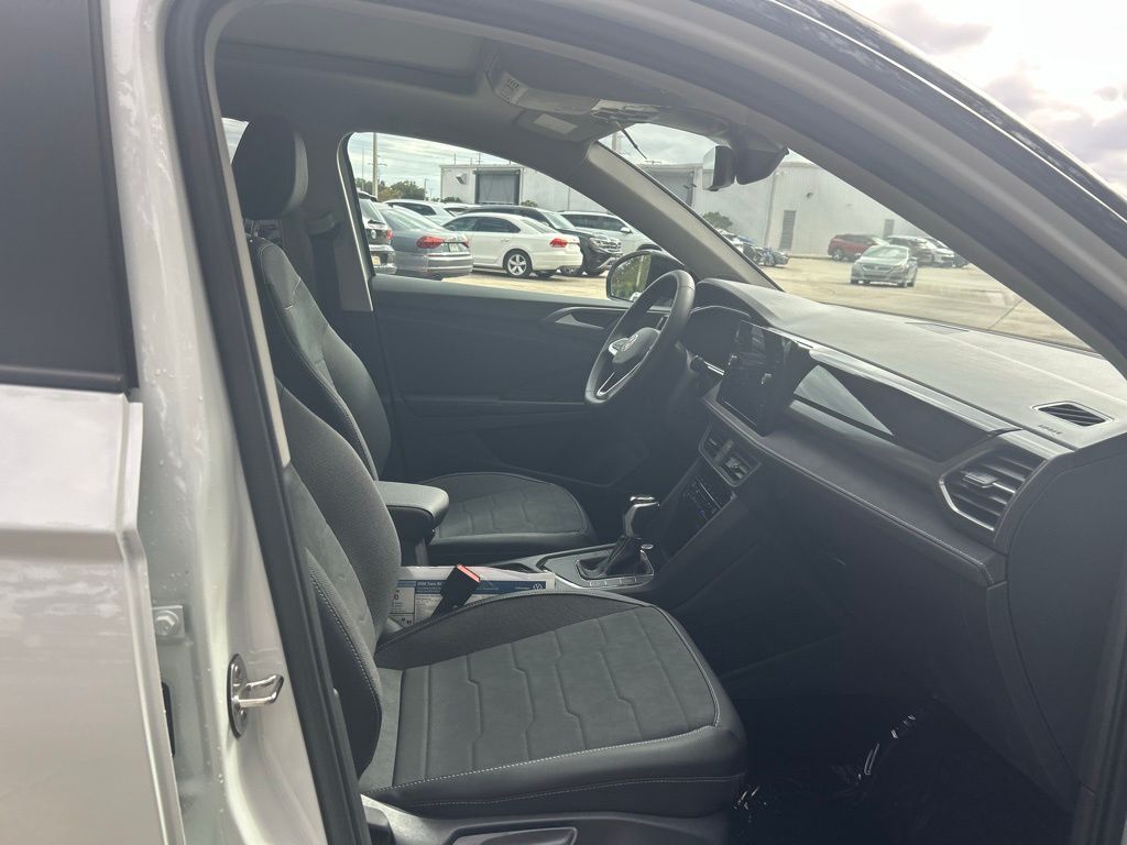 2026 Volkswagen Taos 1.5T SE Black Tampa FL