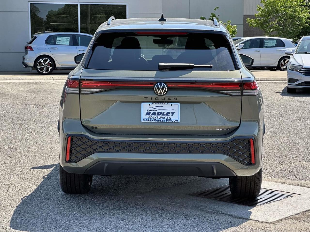 2026 Volkswagen Tiguan 2.0T SE R-Line Black