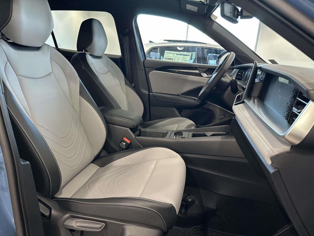 2026 Volkswagen Tiguan 2.0T SE R-Line Black Woodbridge VA