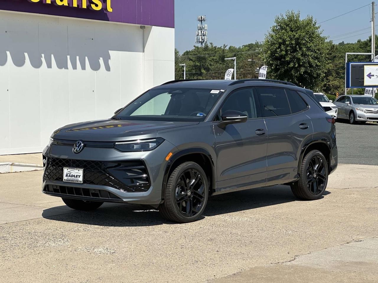 2026 Volkswagen Tiguan 2.0T SE R-Line Black Woodbridge VA