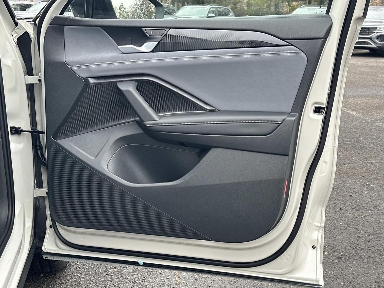 2026 Volkswagen Tiguan 2.0T SE R-Line Black Woodbridge VA