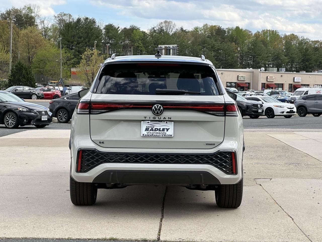 2026 Volkswagen Tiguan 2.0T SE R-Line Black