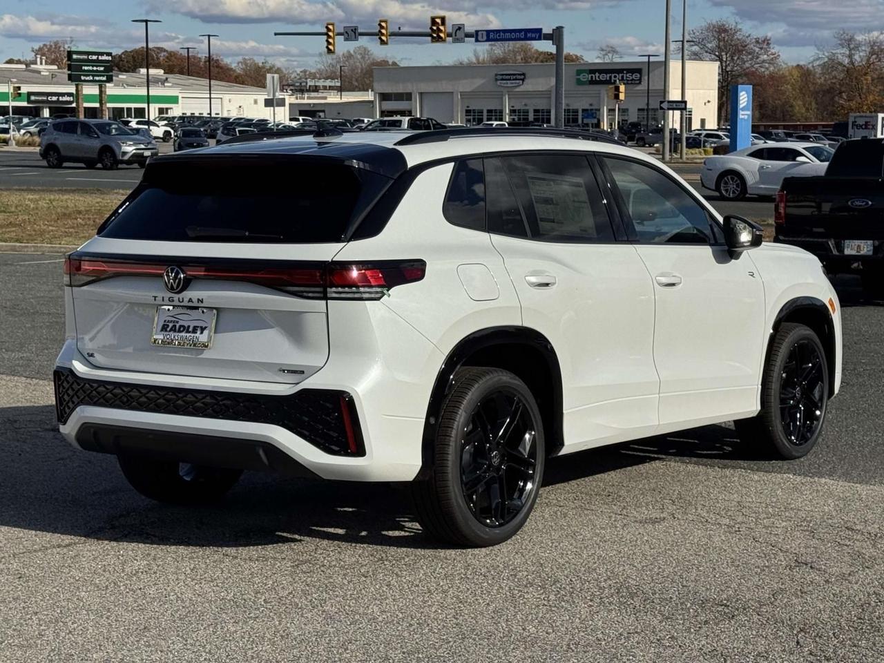 2026 Volkswagen Tiguan 2.0T SE R-Line Black