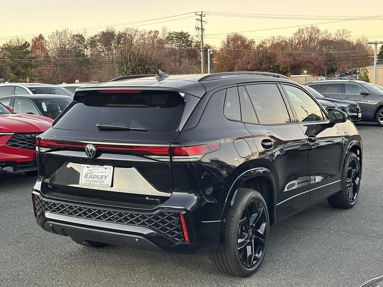 2026 Volkswagen Tiguan 2.0T SE R-Line Black