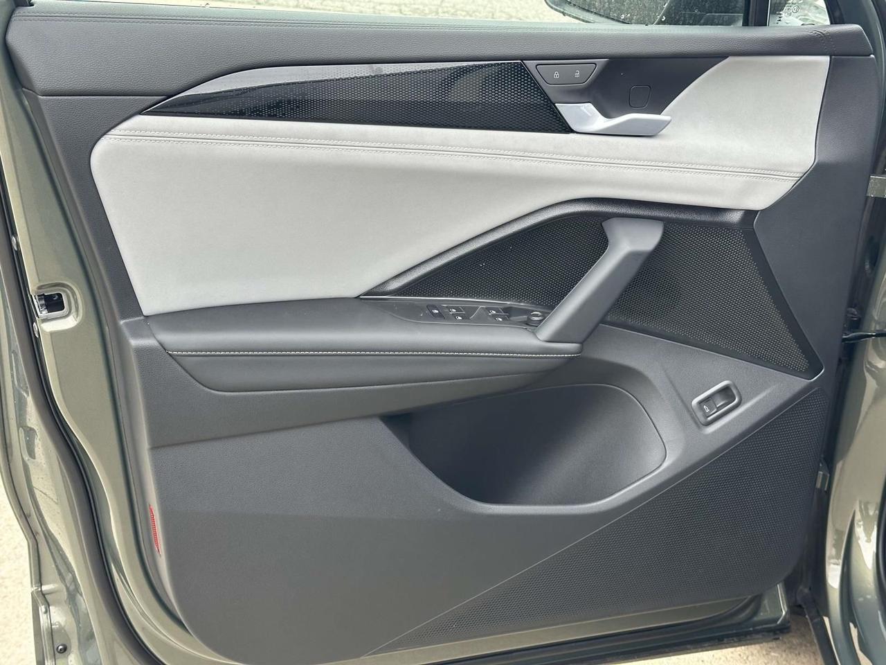 2026 Volkswagen Tiguan 2.0T SE R-Line Black Woodbridge VA