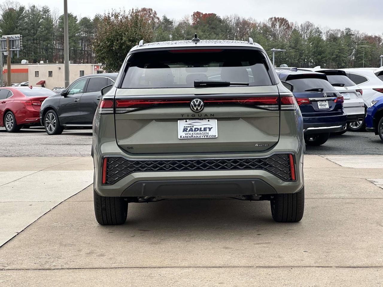 2026 Volkswagen Tiguan 2.0T SE R-Line Black