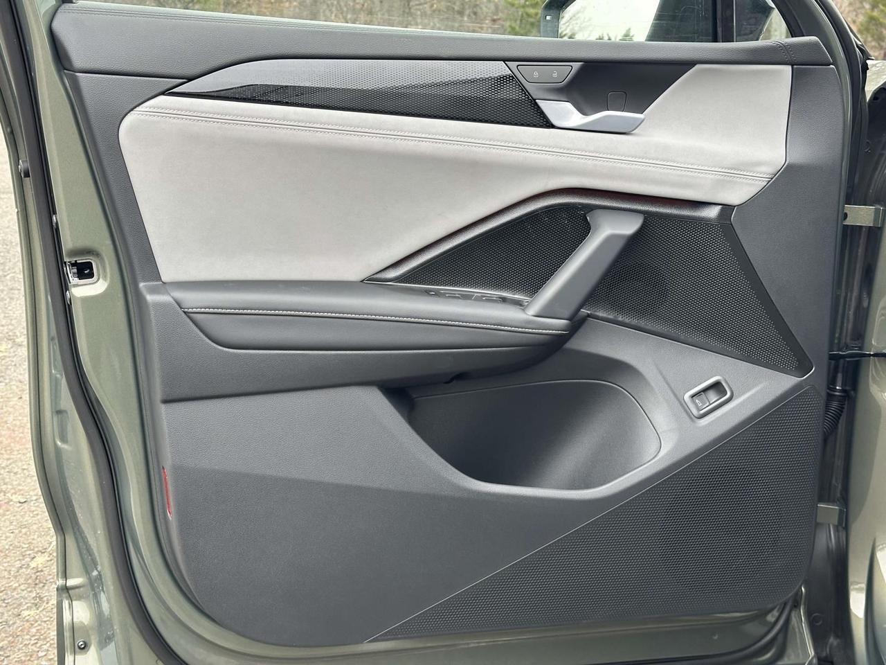 2026 Volkswagen Tiguan 2.0T SE R-Line Black Woodbridge VA