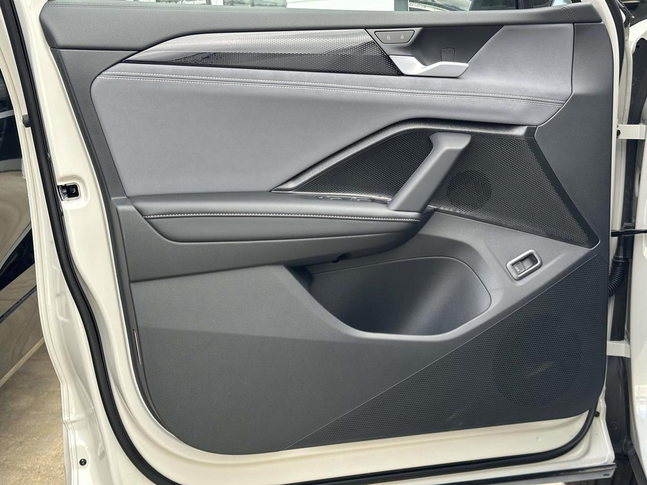 2026 Volkswagen Tiguan 2.0T SE R-Line Black Woodbridge VA