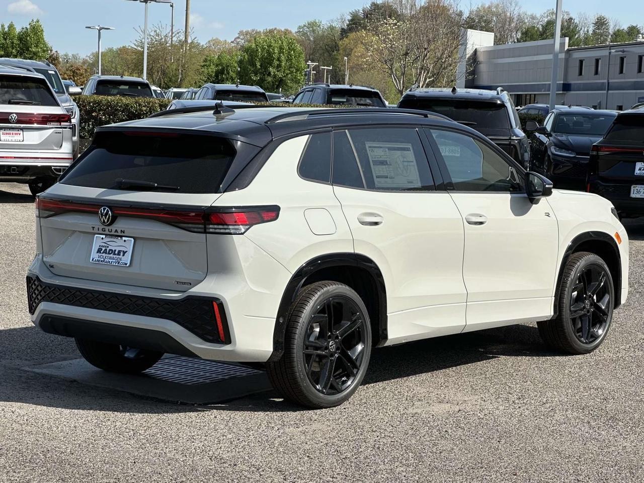 2026 Volkswagen Tiguan 2.0T SE R-Line Black