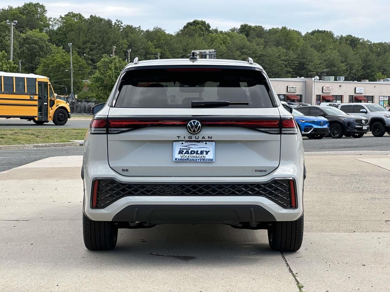 2026 Volkswagen Tiguan 2.0T SE R-Line Black