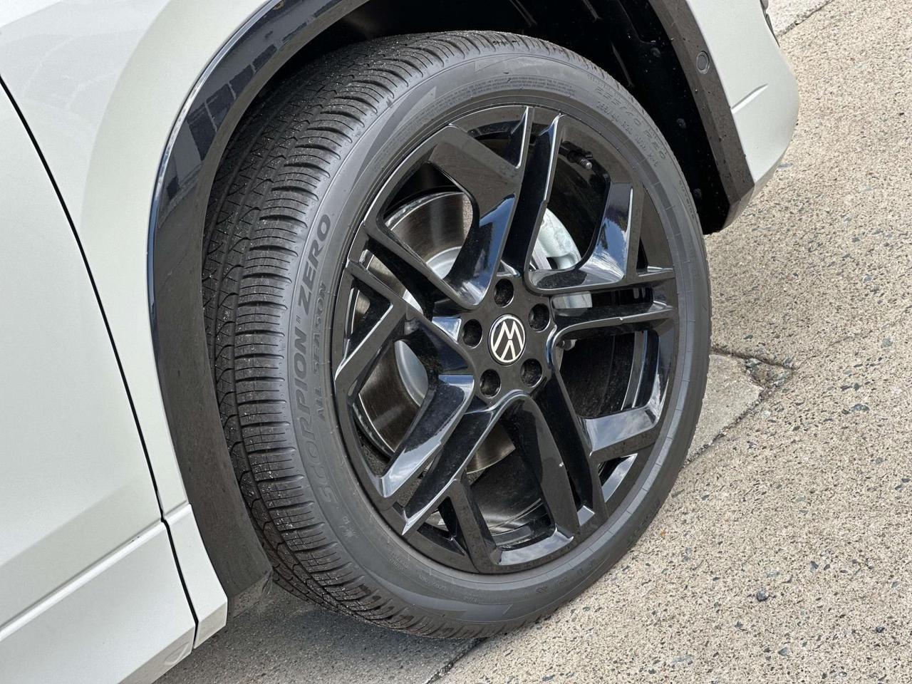 2026 Volkswagen Tiguan 2.0T SE R-Line Black Woodbridge VA