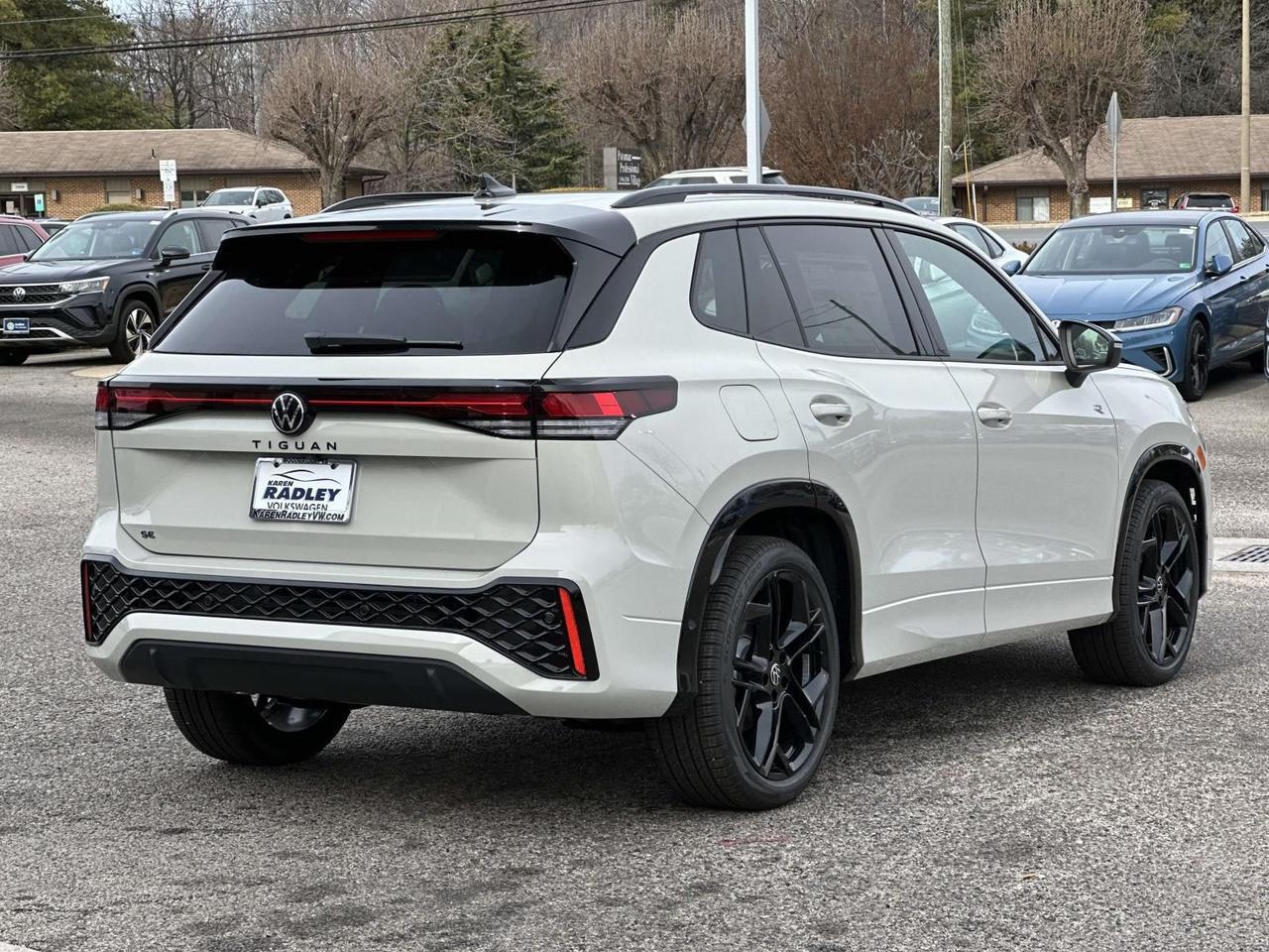 2026 Volkswagen Tiguan 2.0T SE R-Line Black