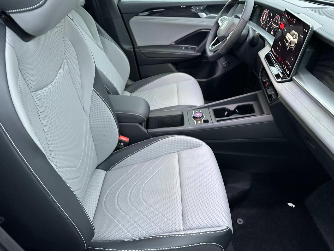 2026 Volkswagen Tiguan 2.0T SE R-Line Black Woodbridge VA