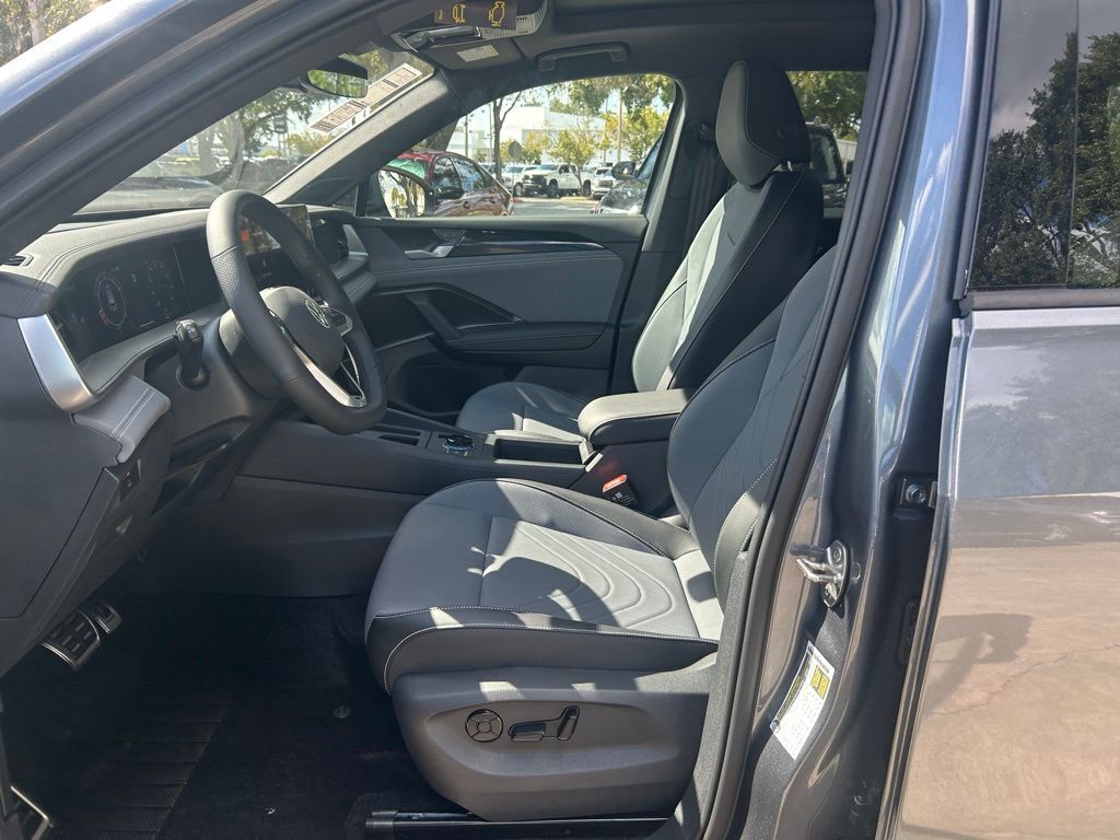 2026 Volkswagen Tiguan 2.0T SE R-Line Black Tampa FL