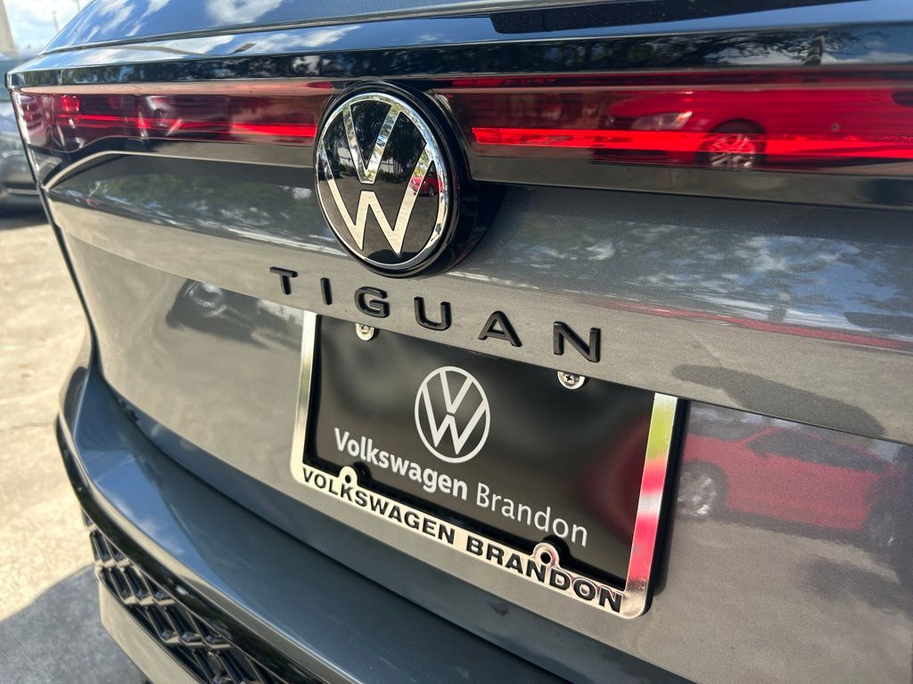 2026 Volkswagen Tiguan 2.0T SE R-Line Black Tampa FL