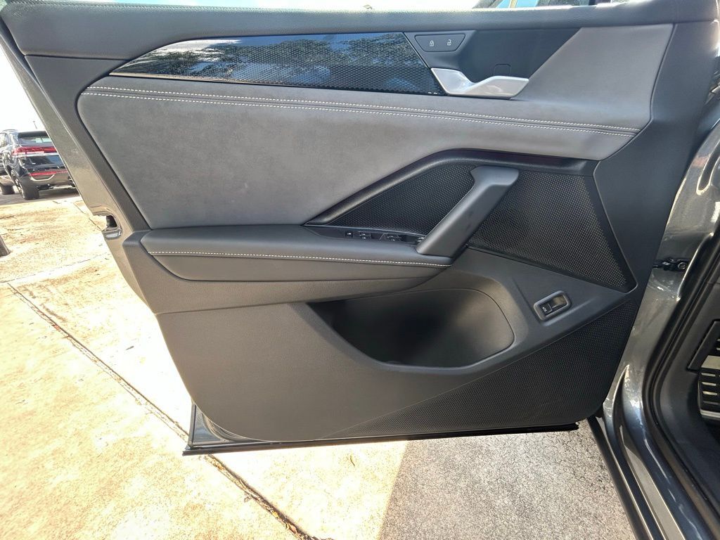 2026 Volkswagen Tiguan 2.0T SE R-Line Black Tampa FL