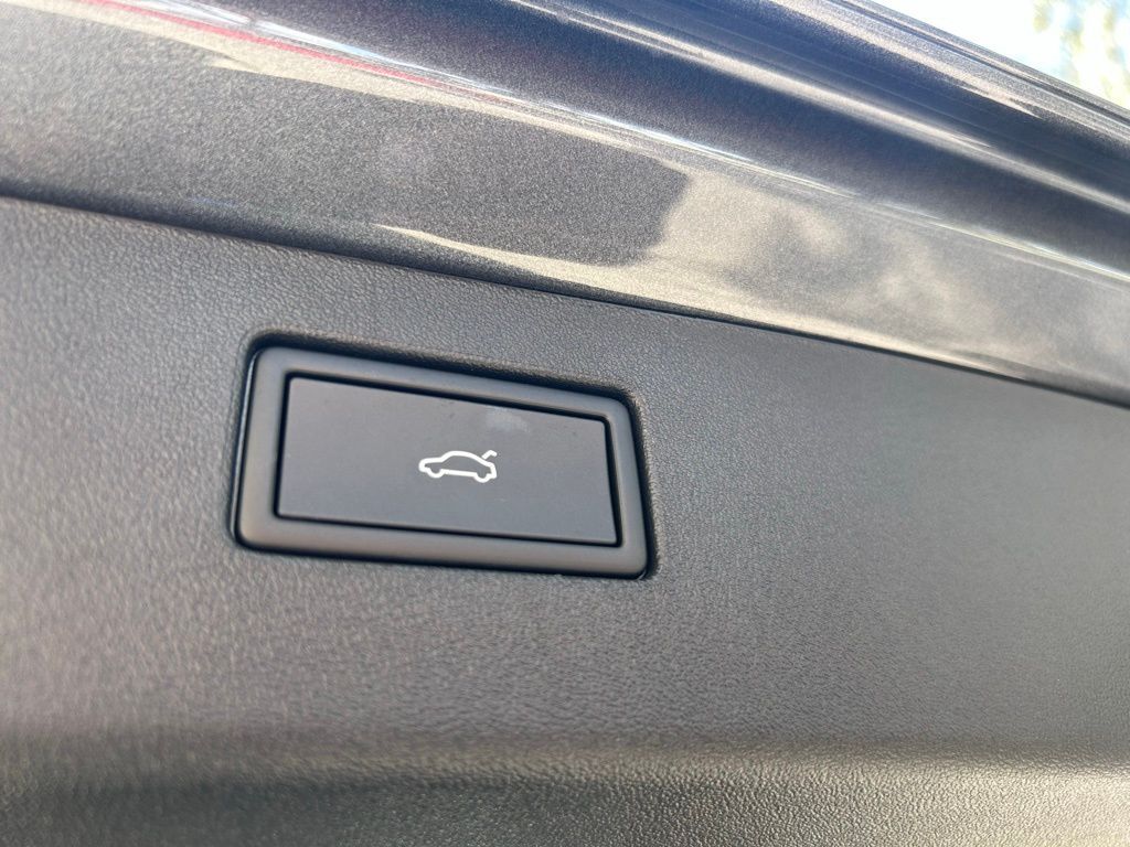 2026 Volkswagen Tiguan 2.0T SE R-Line Black Tampa FL