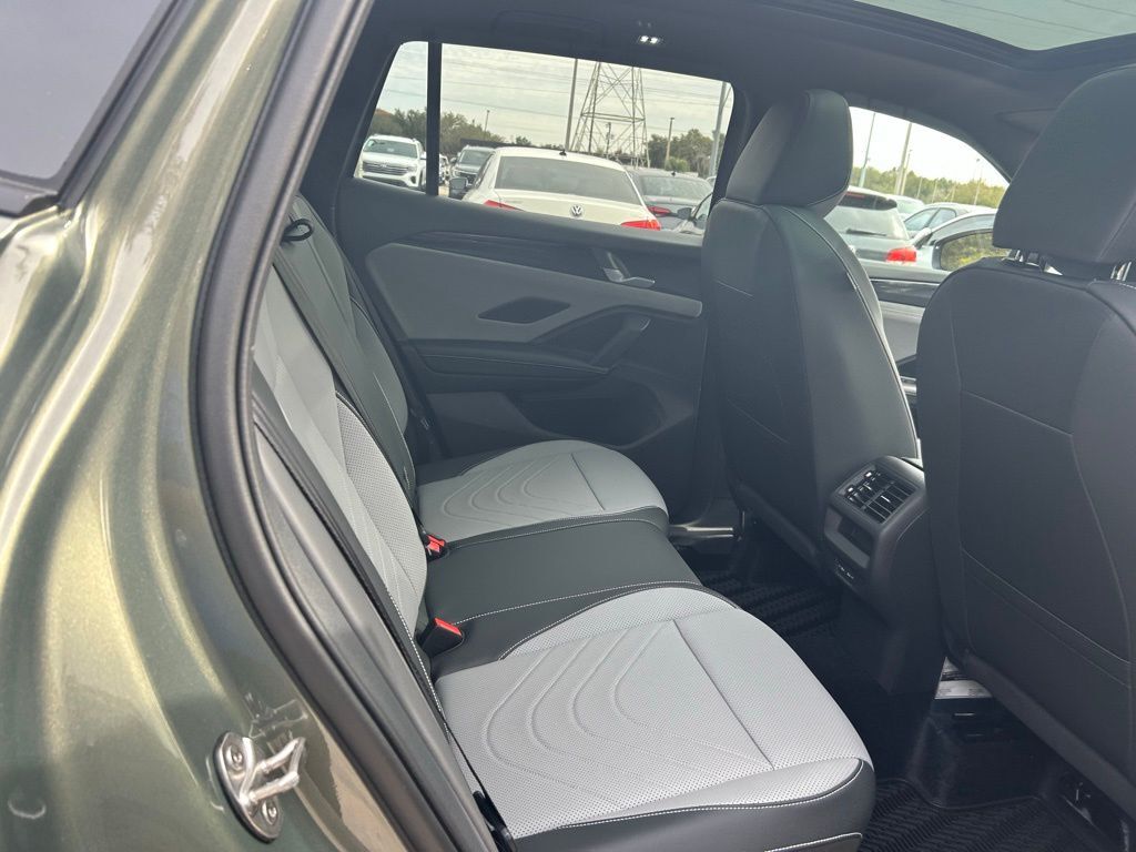 2026 Volkswagen Tiguan 2.0T SE R-Line Black Tampa FL