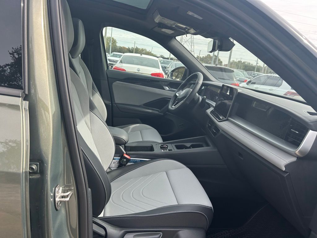 2026 Volkswagen Tiguan 2.0T SE R-Line Black Tampa FL