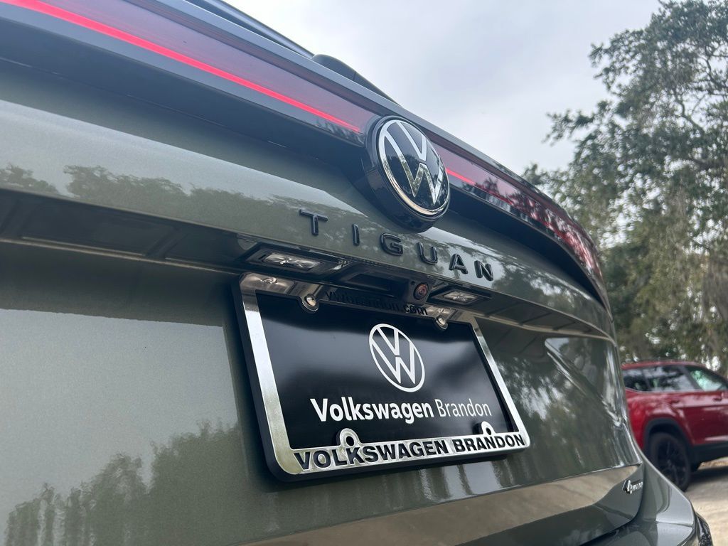 2026 Volkswagen Tiguan 2.0T SE R-Line Black Tampa FL