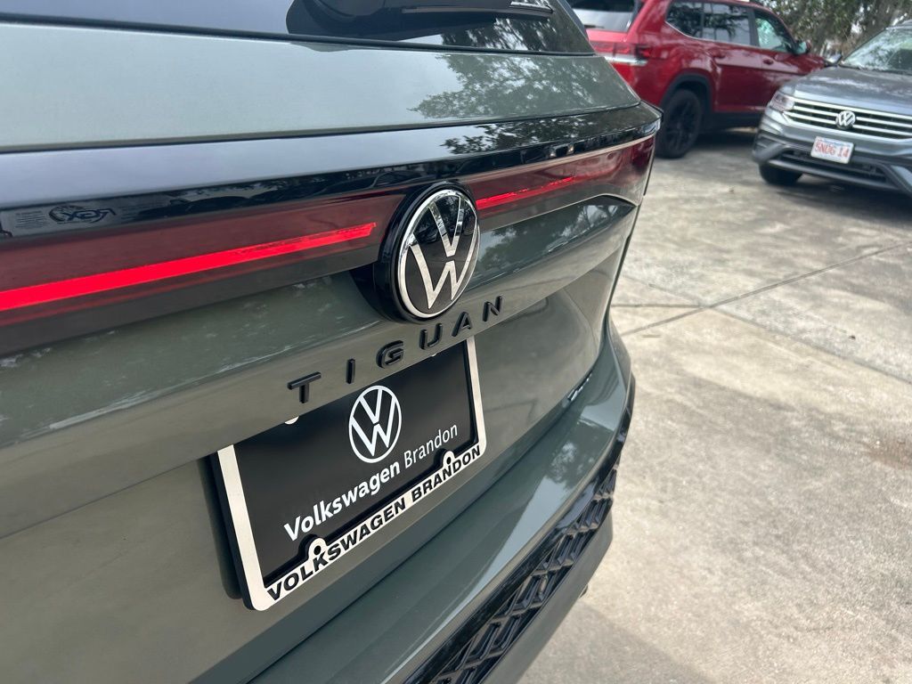 2026 Volkswagen Tiguan 2.0T SE R-Line Black Tampa FL