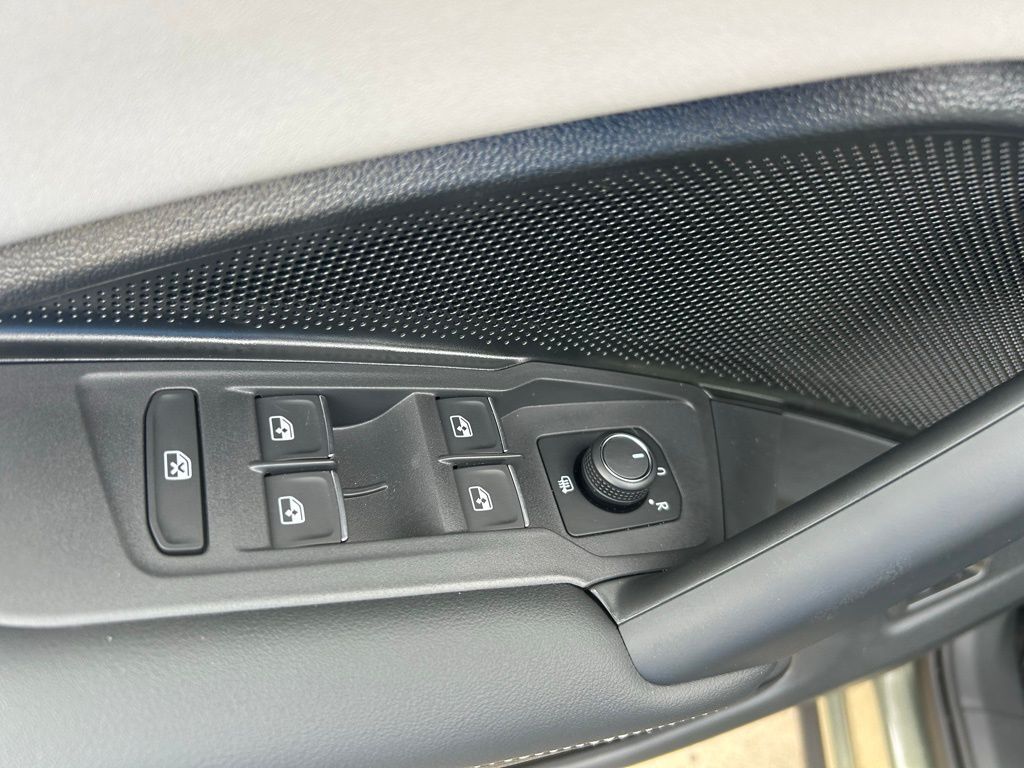 2026 Volkswagen Tiguan 2.0T SE R-Line Black Tampa FL