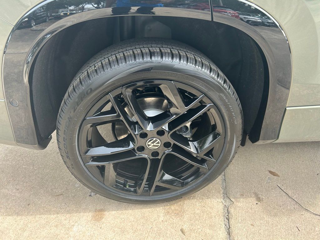 2026 Volkswagen Tiguan 2.0T SE R-Line Black Tampa FL