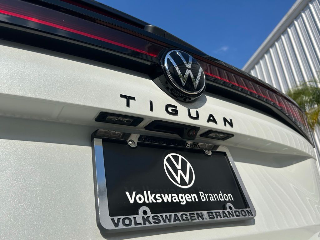 2026 Volkswagen Tiguan 2.0T SE R-Line Black Tampa FL