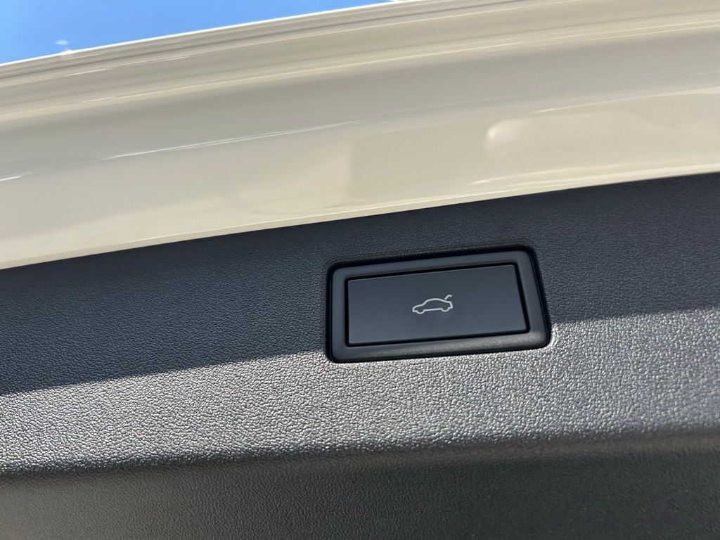 2026 Volkswagen Tiguan 2.0T SE R-Line Black Tampa FL