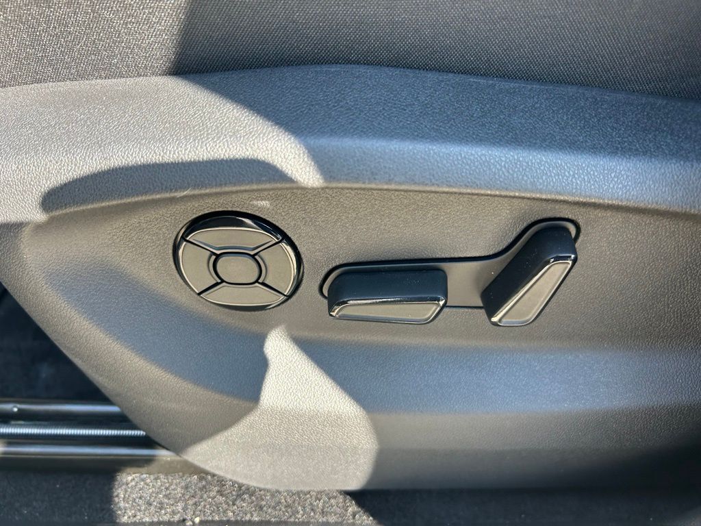 2026 Volkswagen Tiguan 2.0T SE R-Line Black Tampa FL