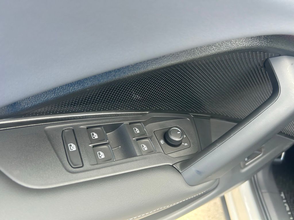 2026 Volkswagen Tiguan 2.0T SE R-Line Black Tampa FL