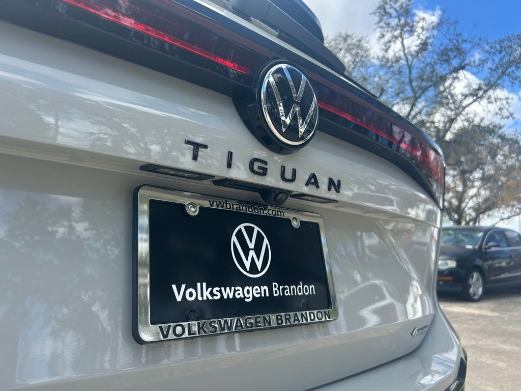 2026 Volkswagen Tiguan 2.0T SE R-Line Black Tampa FL
