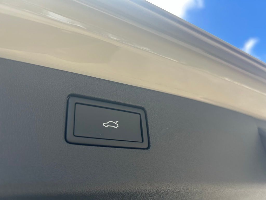 2026 Volkswagen Tiguan 2.0T SE R-Line Black Tampa FL