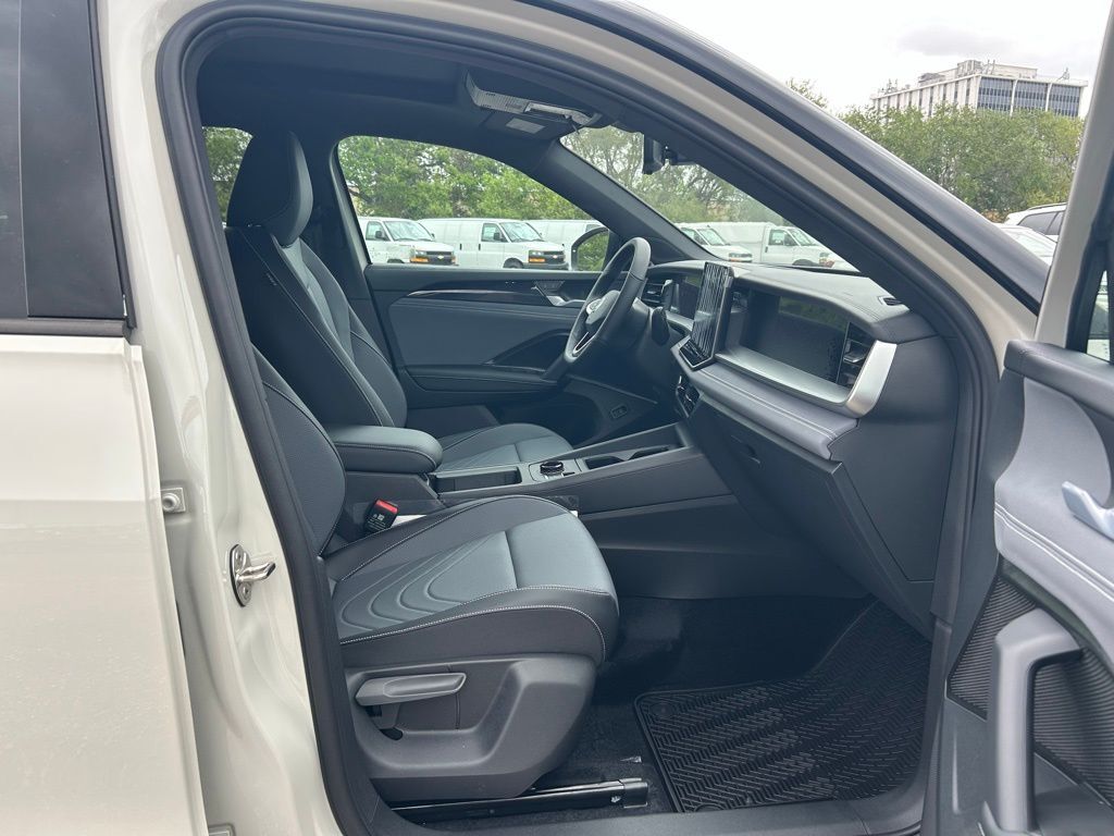 2026 Volkswagen Tiguan 2.0T SE R-Line Black Tampa FL