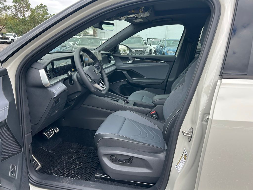 2026 Volkswagen Tiguan 2.0T SE R-Line Black Tampa FL