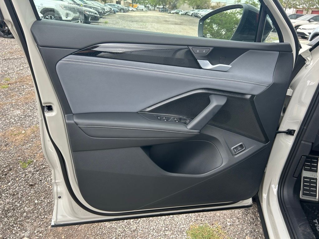 2026 Volkswagen Tiguan 2.0T SE R-Line Black Tampa FL