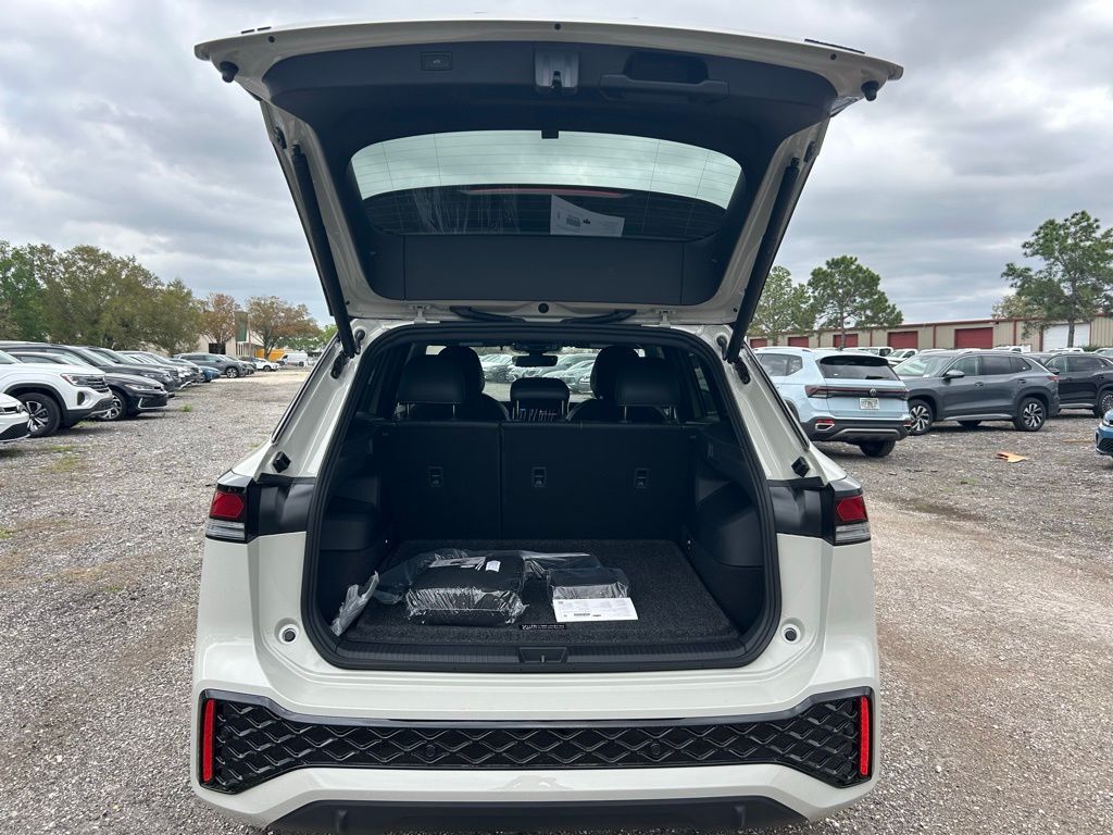 2026 Volkswagen Tiguan 2.0T SE R-Line Black Tampa FL