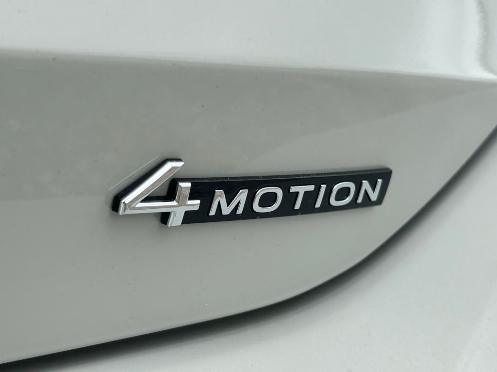 2026 Volkswagen Tiguan 2.0T SE R-Line Black Tampa FL