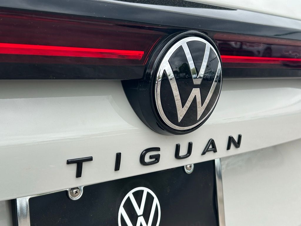 2026 Volkswagen Tiguan 2.0T SE R-Line Black Tampa FL