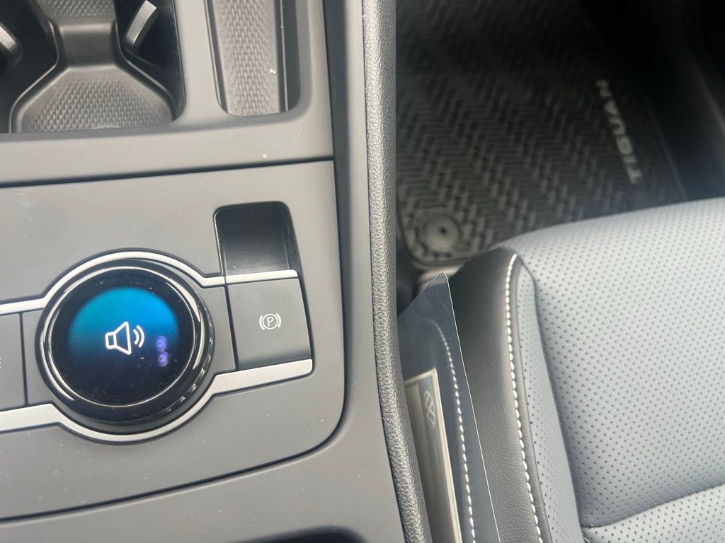 2026 Volkswagen Tiguan 2.0T SE R-Line Black Tampa FL