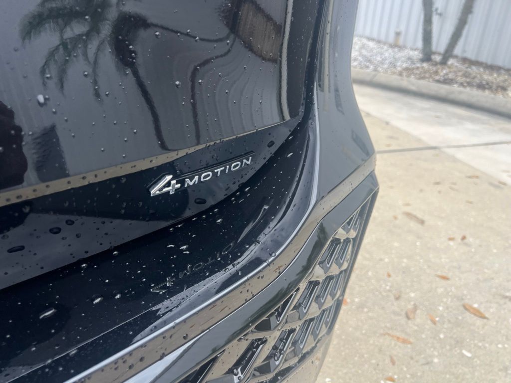 2026 Volkswagen Tiguan 2.0T SE R-Line Black Tampa FL