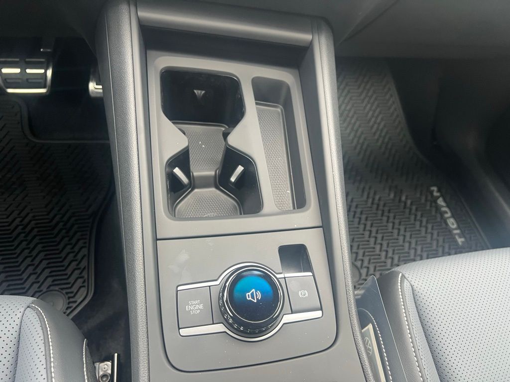 2026 Volkswagen Tiguan 2.0T SE R-Line Black Tampa FL